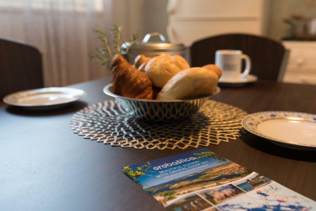 Cozy Apartment Stana In Grebastica Šibenik Eksteriør billede