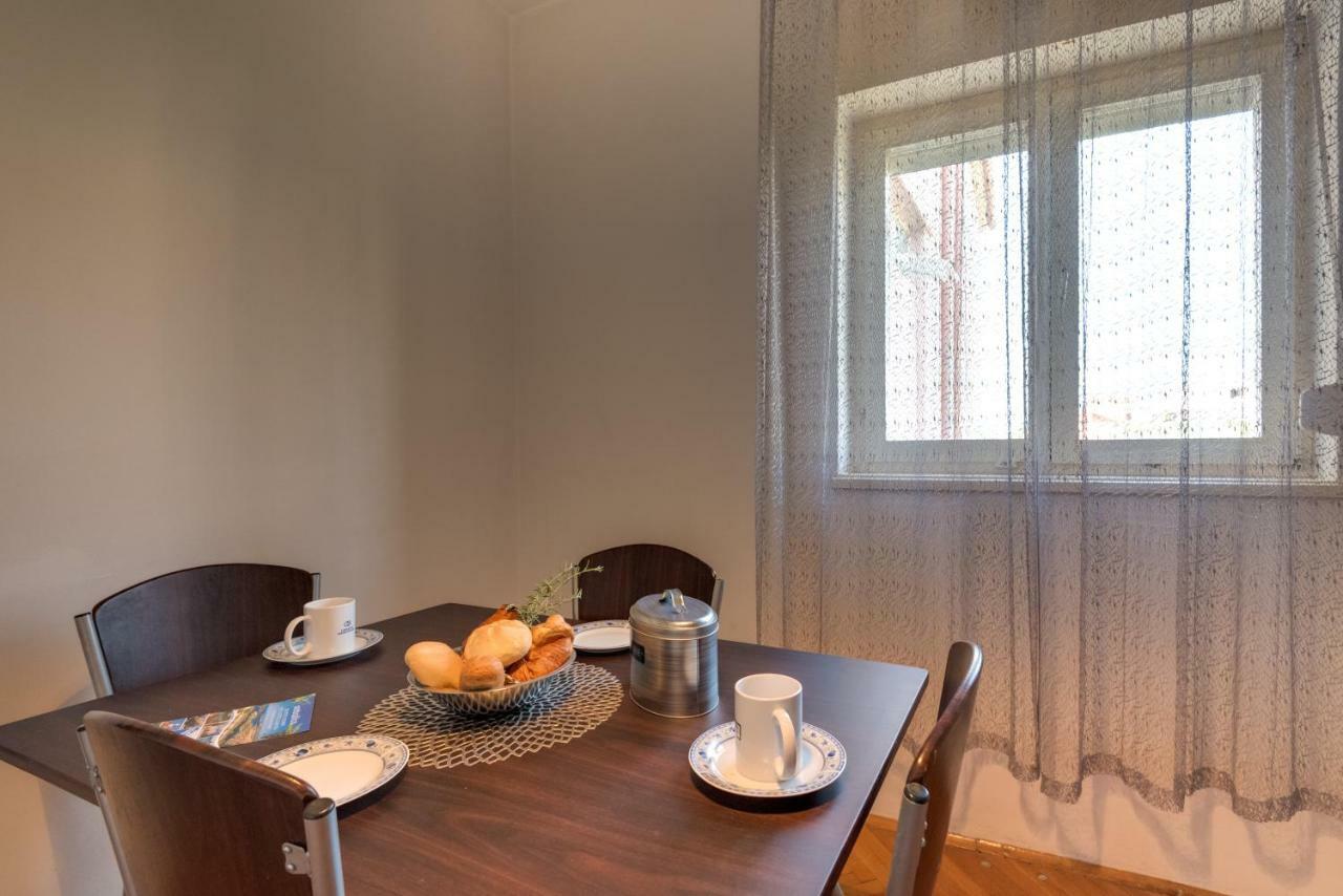 Cozy Apartment Stana In Grebastica Šibenik Eksteriør billede